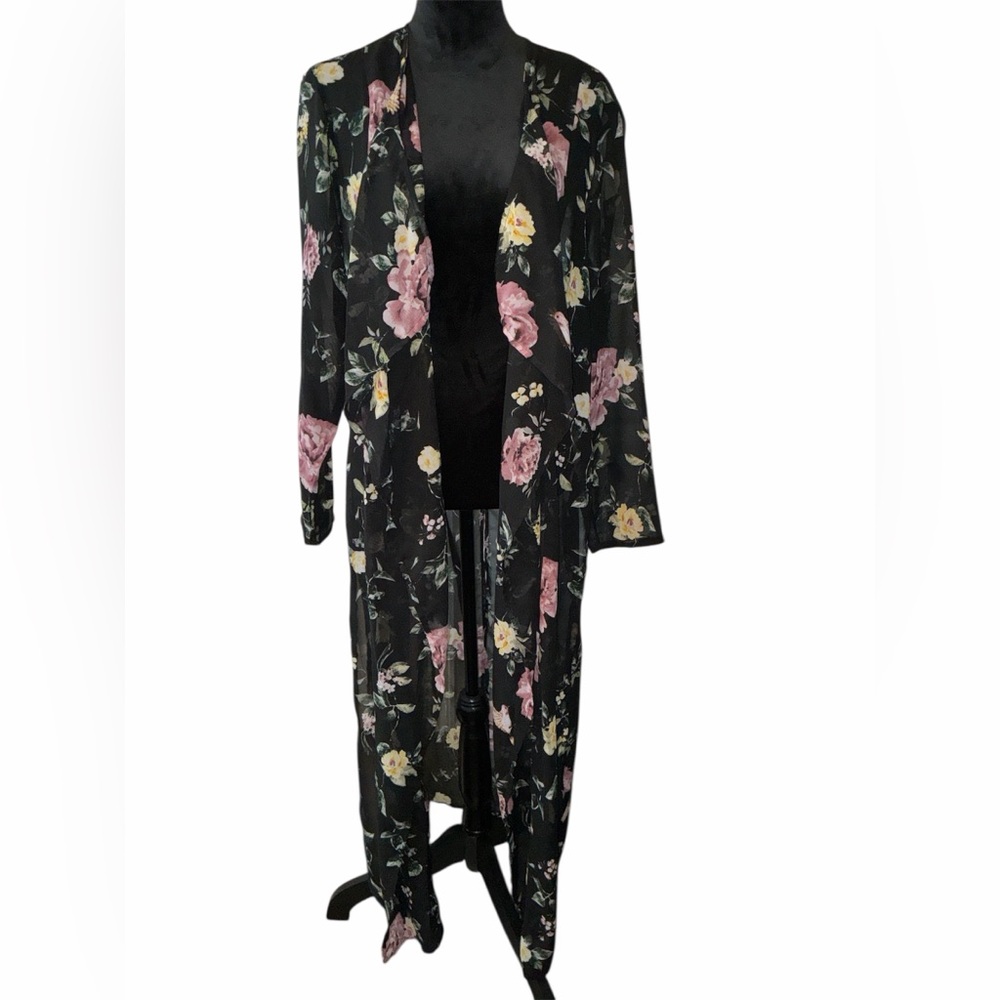 Truth NYC Black Floral Long Sleeve Kimono With Slits, Size 1X - Picture 2 of 4